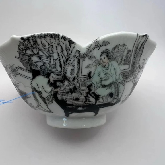 Vintage YT Hong Kong Porcelain Bowl Scalloped Black & White Decorative Dish - Picture 6 of 9